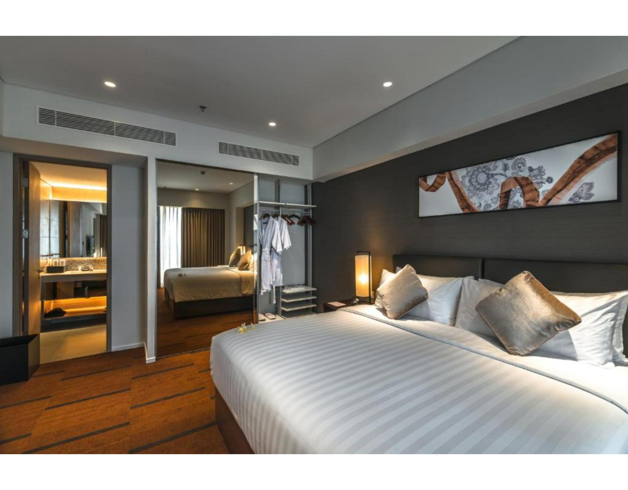 Oakwood Hotel & Residence Сурабая Екстериор снимка