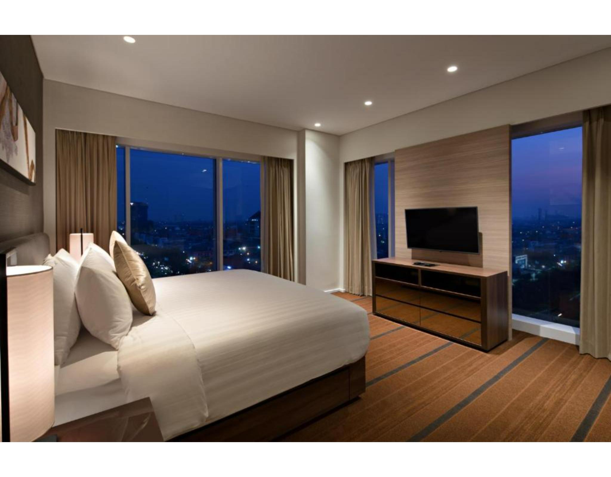 Oakwood Hotel & Residence Сурабая Екстериор снимка
