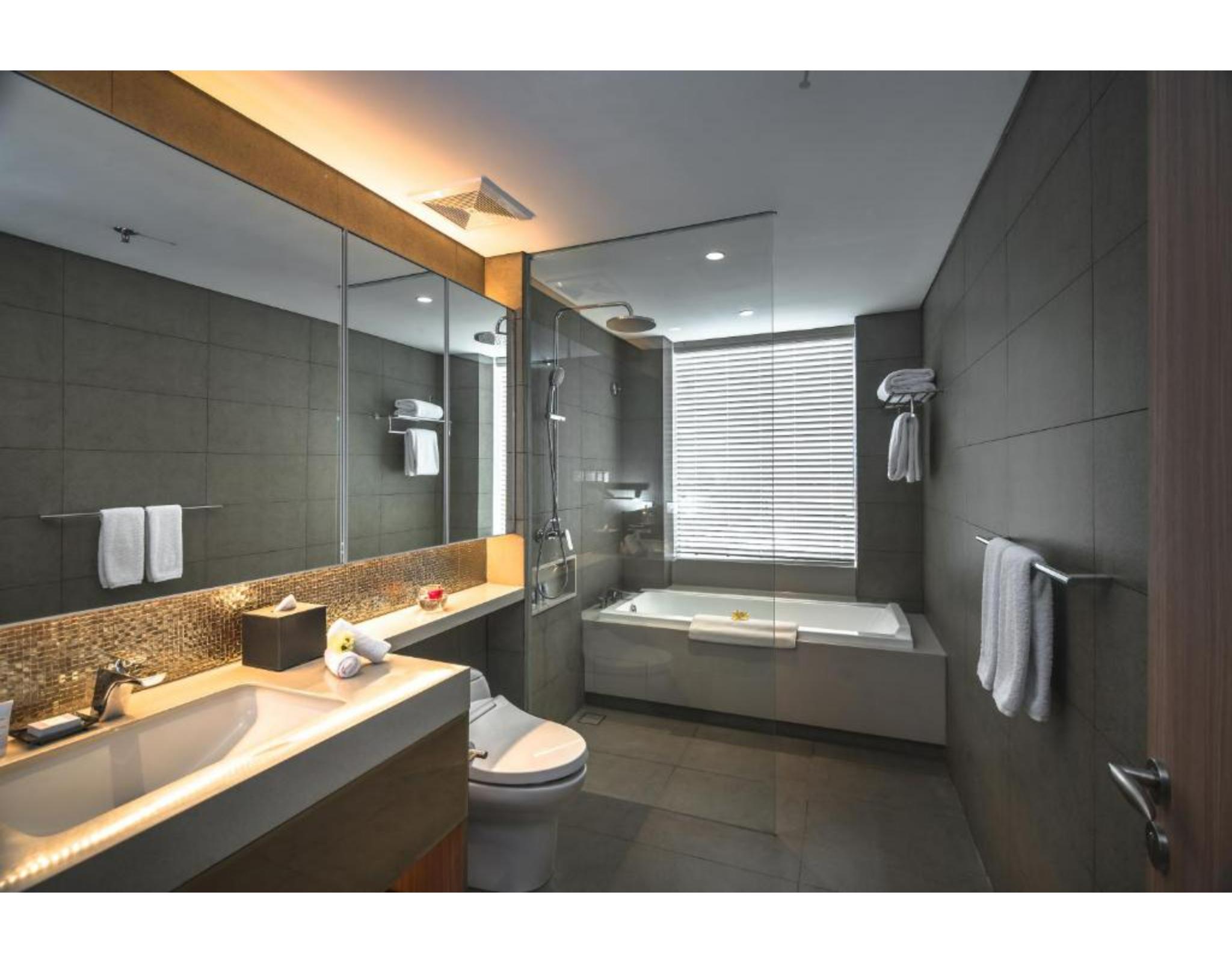 Oakwood Hotel & Residence Сурабая Екстериор снимка