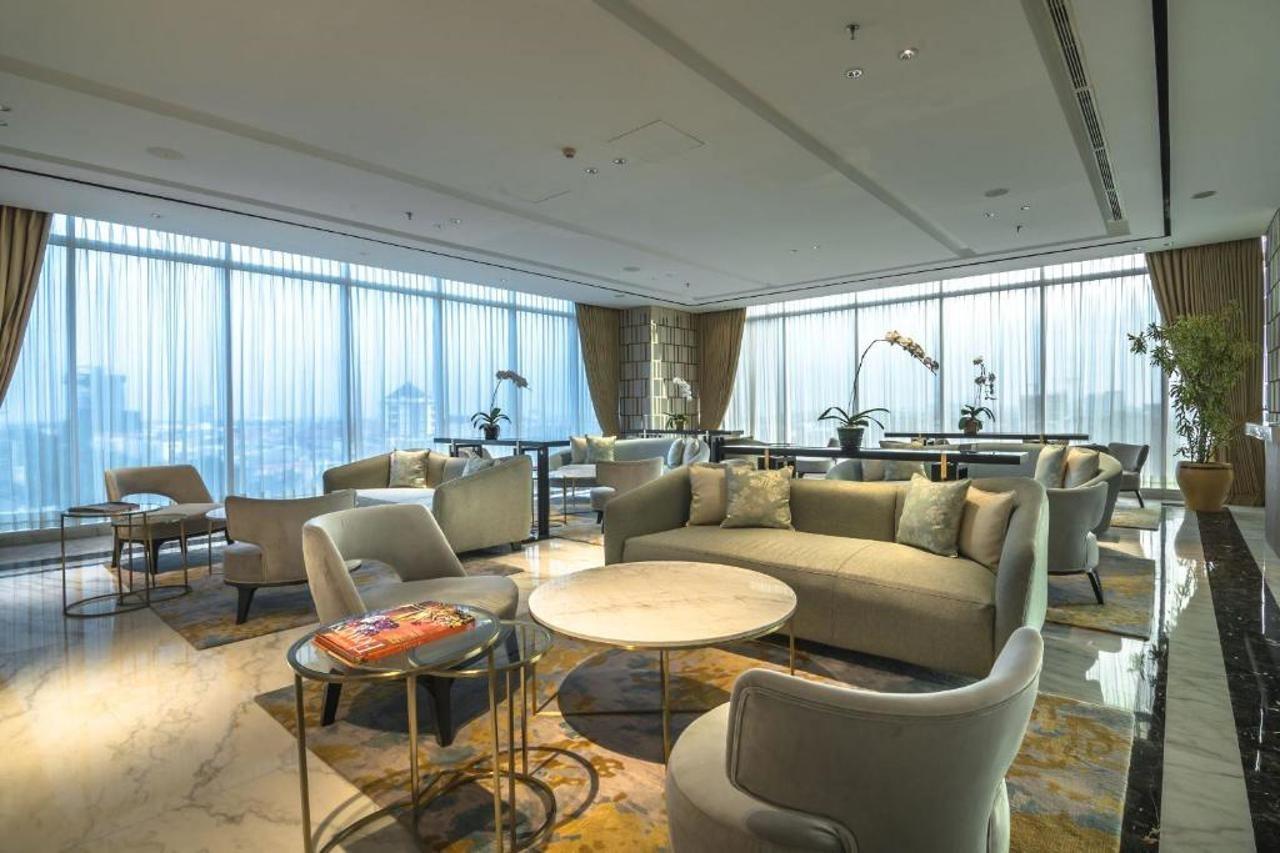 Oakwood Hotel & Residence Сурабая Екстериор снимка