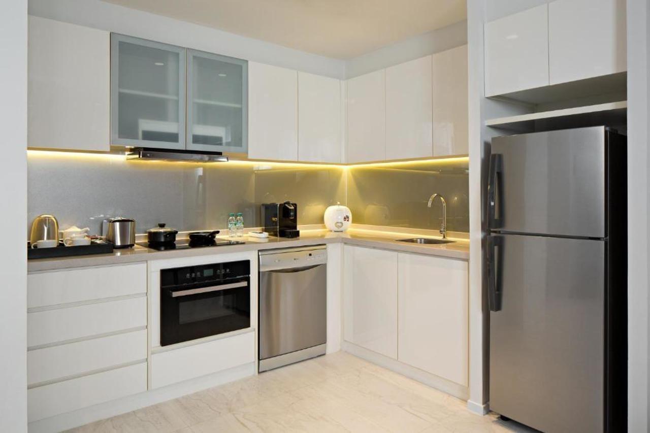 Oakwood Hotel & Residence Сурабая Екстериор снимка
