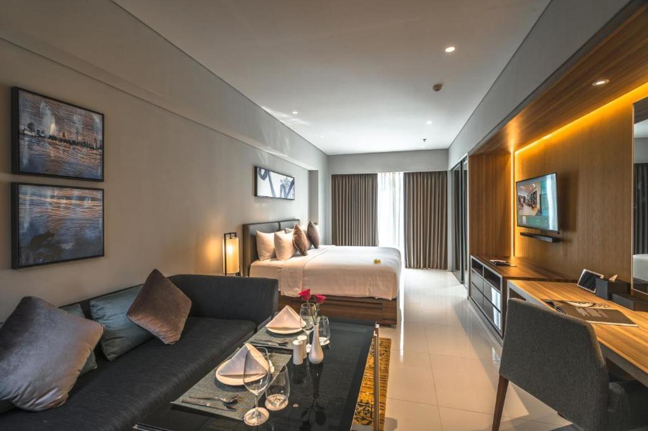 Oakwood Hotel & Residence Сурабая Екстериор снимка
