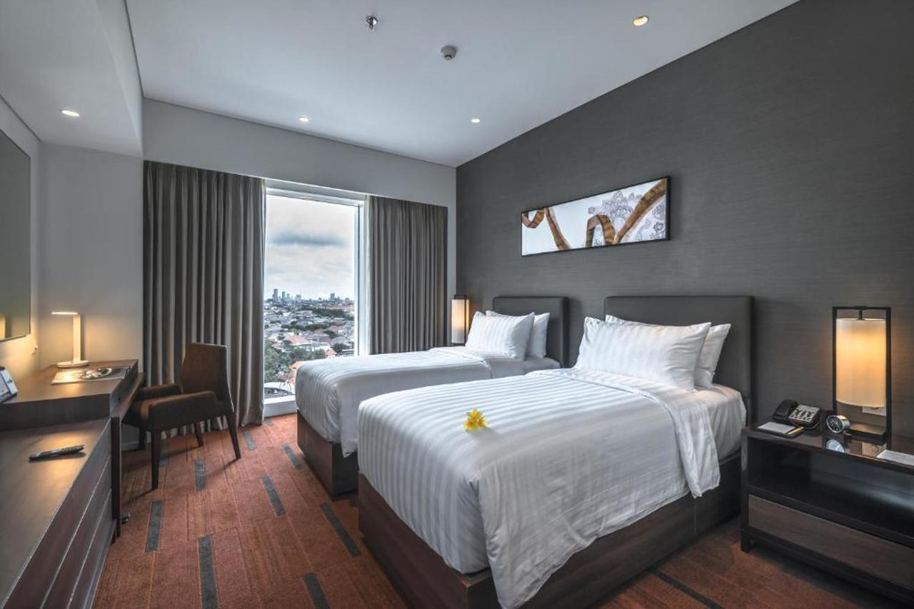 Oakwood Hotel & Residence Сурабая Екстериор снимка