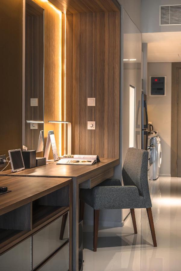 Oakwood Hotel & Residence Сурабая Екстериор снимка