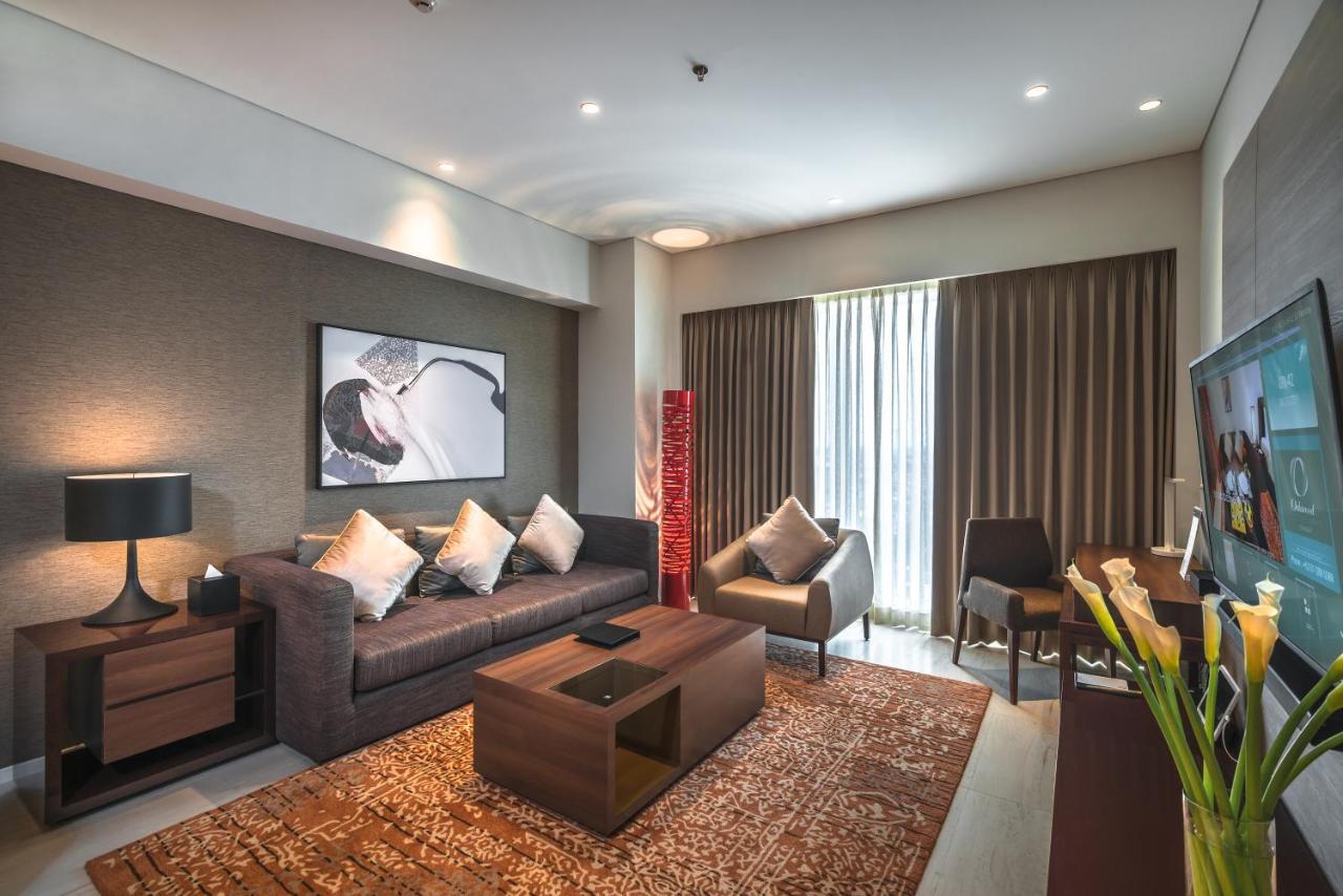 Oakwood Hotel & Residence Сурабая Екстериор снимка